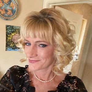 Meet your Posher, Deborah